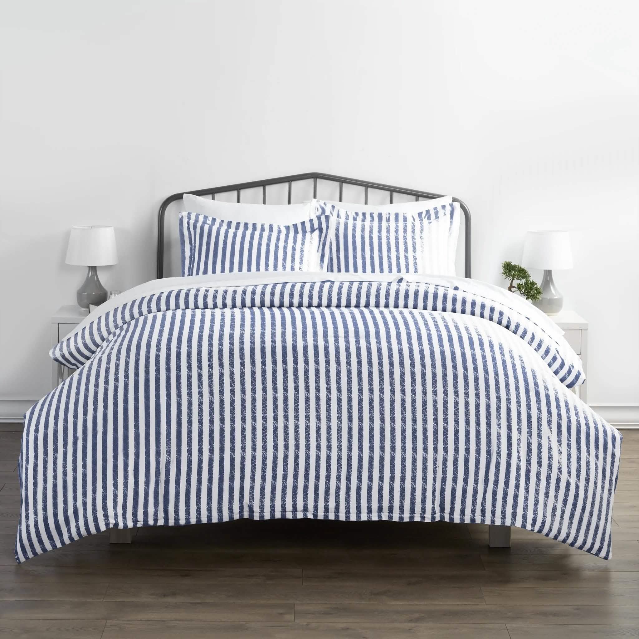 -Piece Set: Rugged Stripes Patterned Duvet Cover - TwinTwin Navy