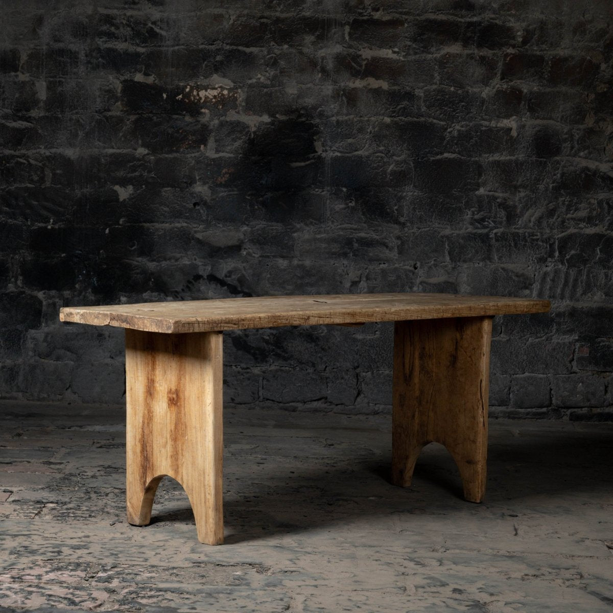 Heritage Arc Dining table - ** Inches Natural Raw