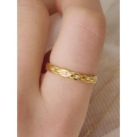 k Cushion Emboss Ring