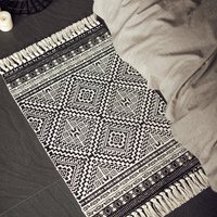 Nordic Style Handmade Cotton Thread Black And White Carpet Tassel Entrance Mat Homestay Living Room Sofa Blanket Dirt Resistant Bedside